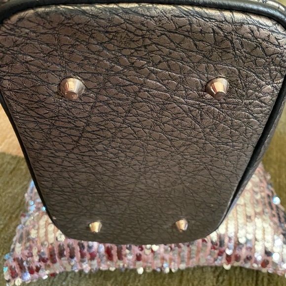 Samoe Bucket Bag - Picture 9 of 11